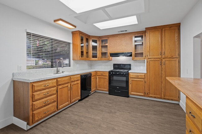 Building Photo - 75 McKelvy Ave