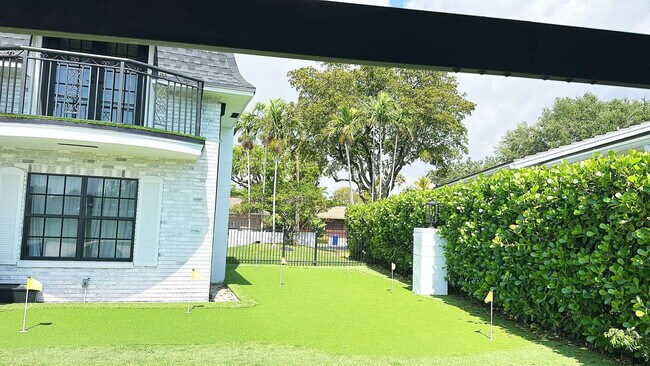 Building Photo - 4312 NE 22nd Ave