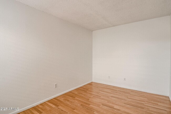 Building Photo - 4346 N 19th Dr