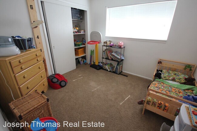 Building Photo - 3 br, 1.5 bath House - 440 E 850 S