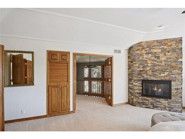Building Photo - 10481 Bluff Rd