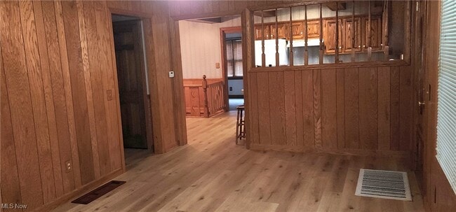 Building Photo - 9090 Radcliffe Rd