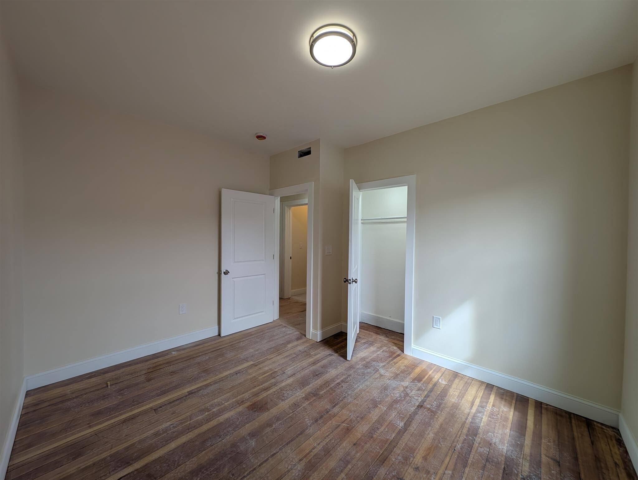 Building Photo - 5 Lowell Cir