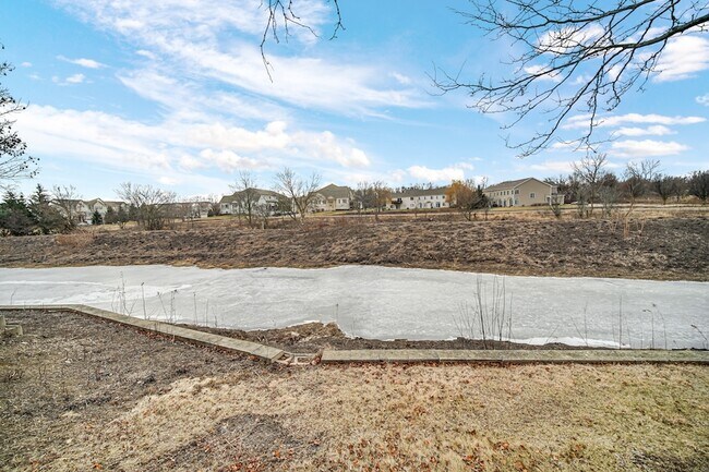 Building Photo - 2325 Summerlin Dr