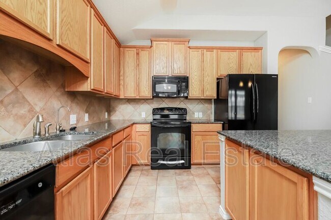 Building Photo - 132 Vista Del Rey