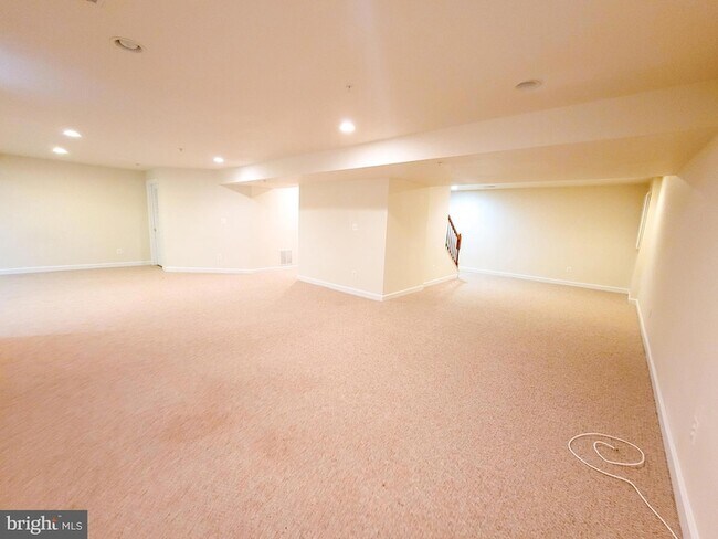 Building Photo - 2702 Millwood Way