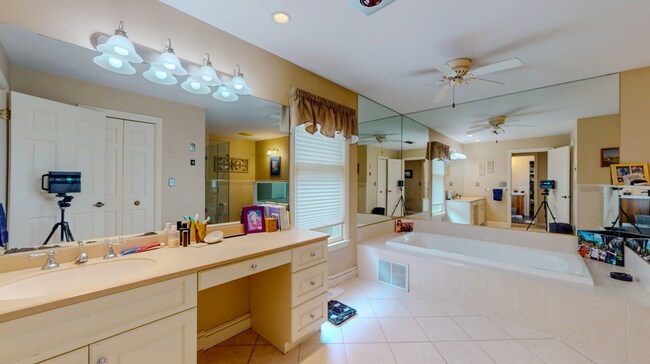 Building Photo - Beautiful Colonial Cape with Fireplace, De...