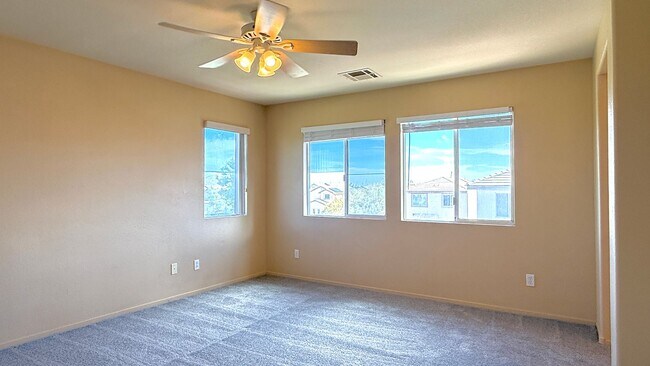 Building Photo - 1013 Shades End Ave