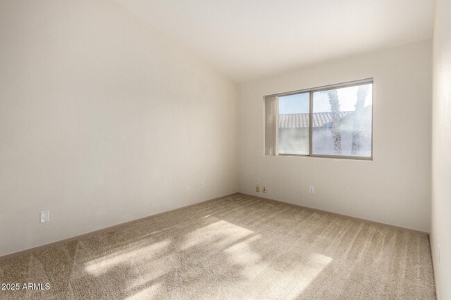 Building Photo - 10479 W Emerald Ln