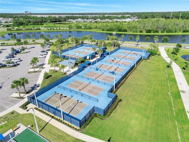 Building Photo - 215 Summertime Pl