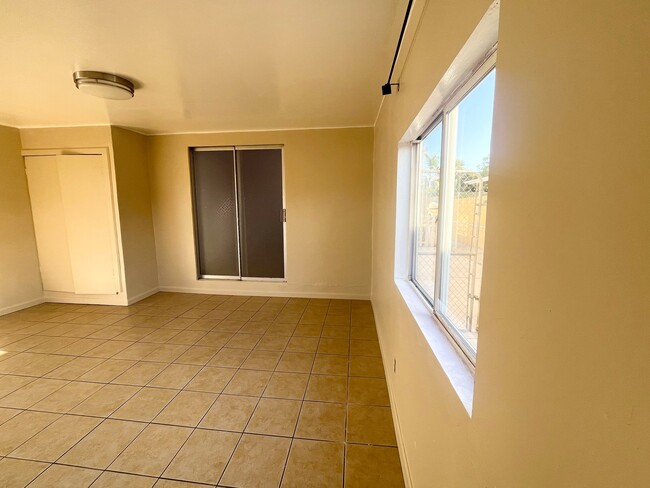 Building Photo - 4732 Cereza St