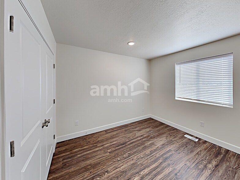 Building Photo - 4316 N Poplar St