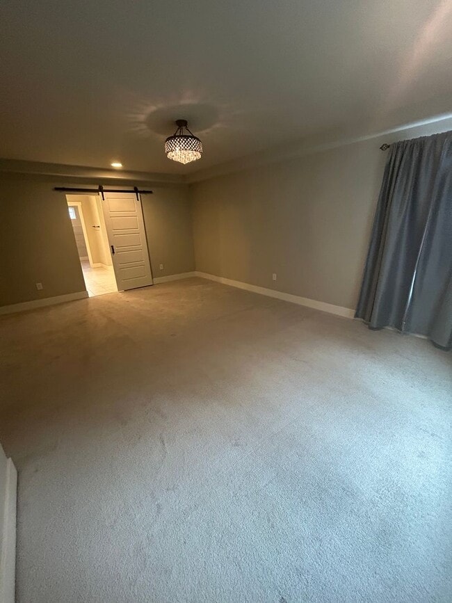 Building Photo - Spacious 4 Bed / 3.5 Bath Home in Easton C...