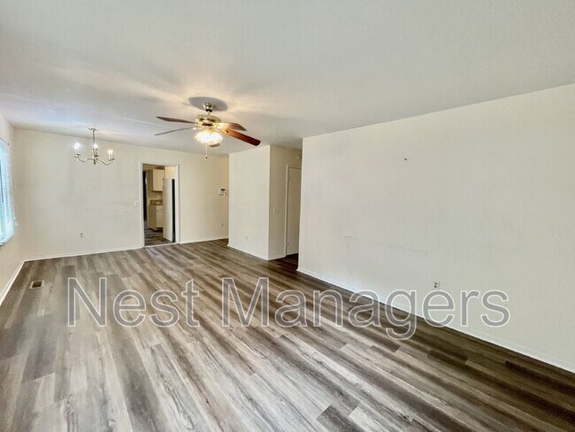 Building Photo - 717 Rockwood Dr