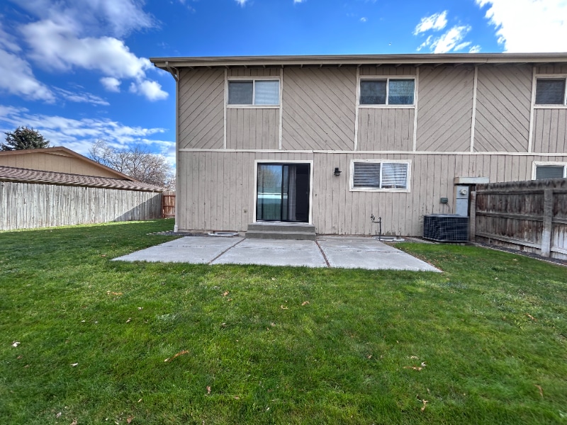 Building Photo - 438 Forest Vale Cir