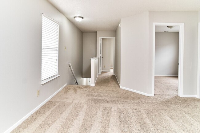 Building Photo - 3 BD + Loft in HSE Schools!