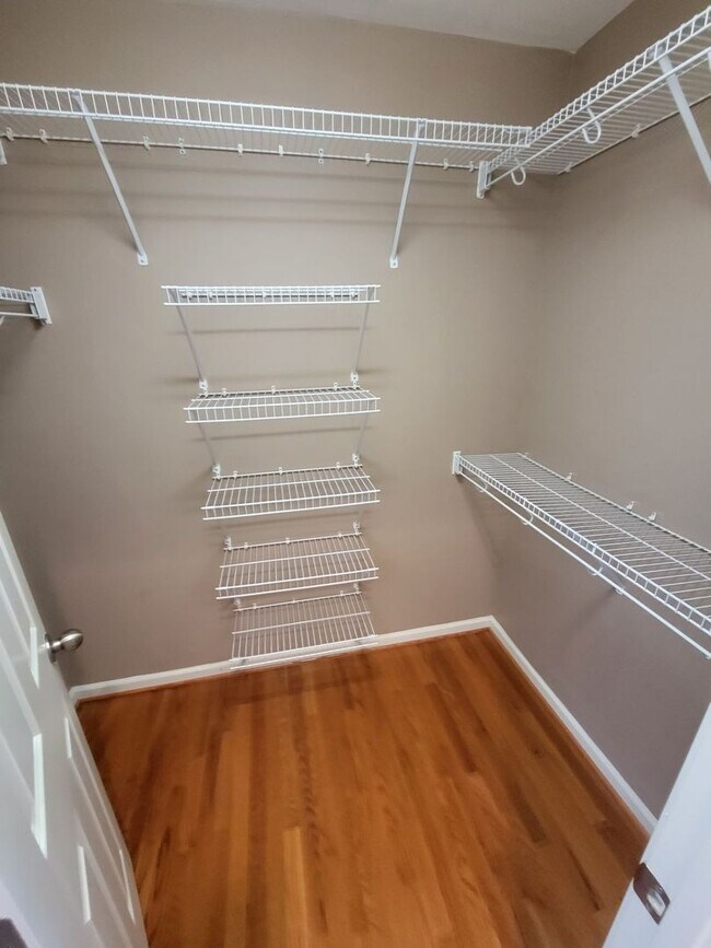 Building Photo - 3 Bed, 2 bath Home Available in Anderson