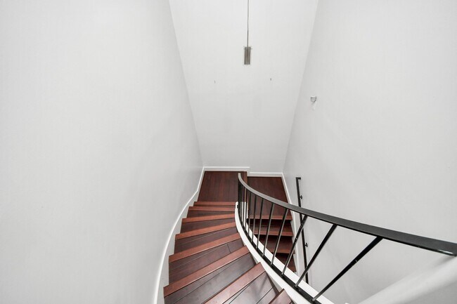 Building Photo - 2911 Chartres St