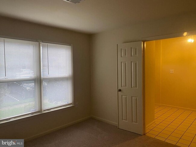 Building Photo - 5604 Gresham Ln
