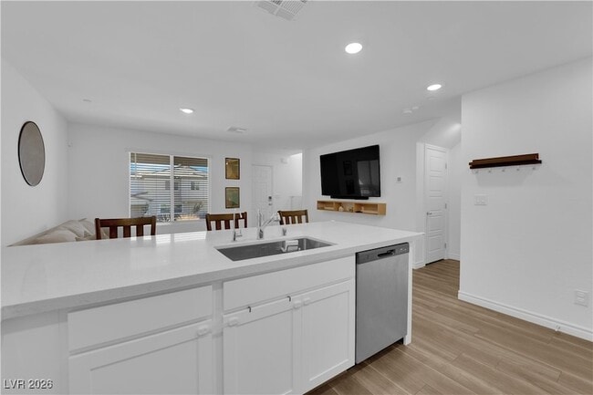 Building Photo - 6200 Foxes Dl St