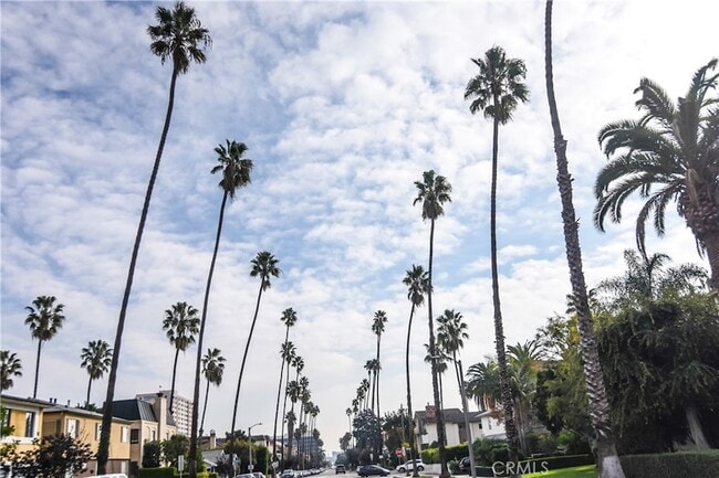 Building Photo - 811 6th St