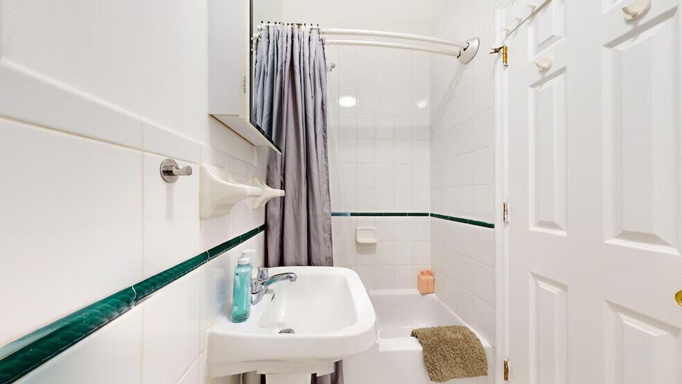 Building Photo - 317 E 75th St