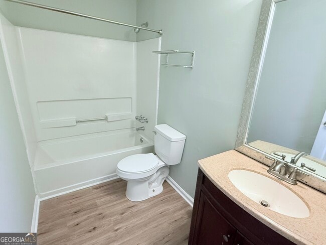 Building Photo - 420 Bainbridge Dr