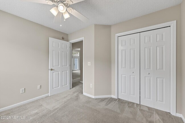 Building Photo - 12799 Glade Springs Dr S