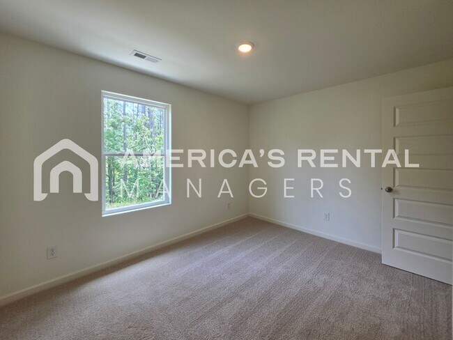 Building Photo - Spacious Home for Rent in Calera, AL!