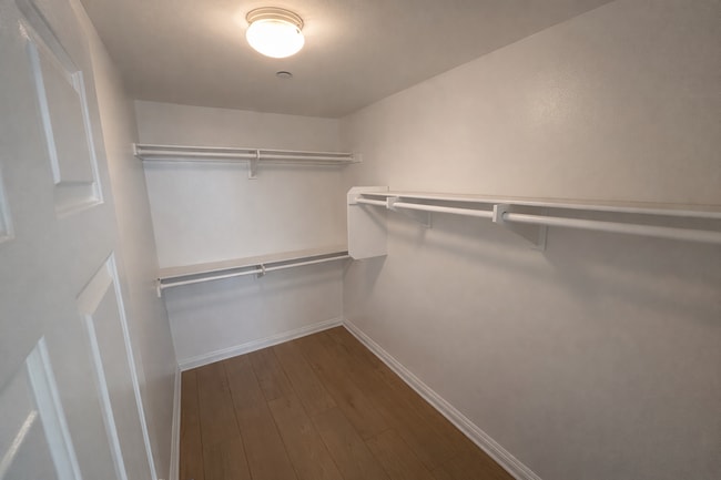 Building Photo - Bright Valley Village Condo for Lease with Balcony & Amenities