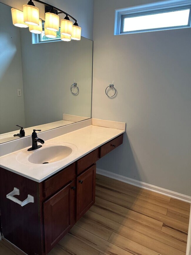 Building Photo - Beautiful 3 BR, 2 Bath House! Finished Garage, Fenced Backyard, Masterson Station Area