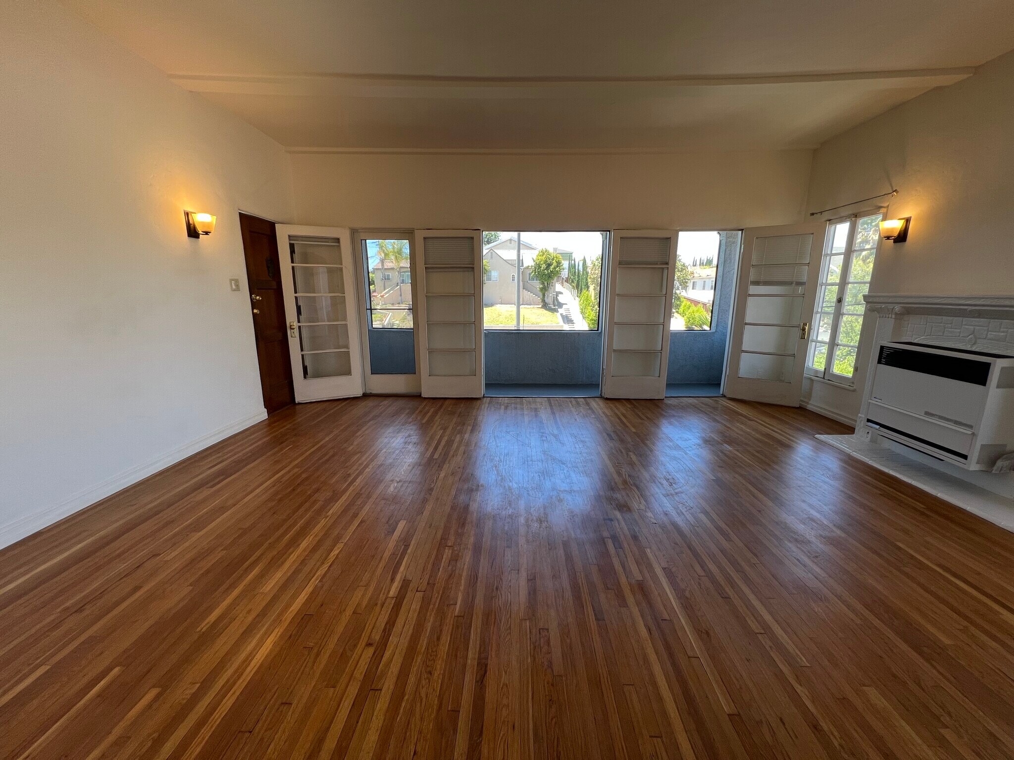 Building Photo - 1874 S Redondo Blvd