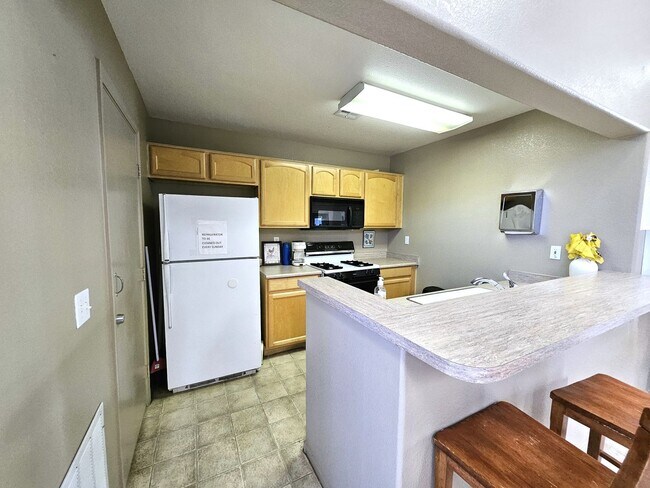 Building Photo - 432 Winthrop Pl