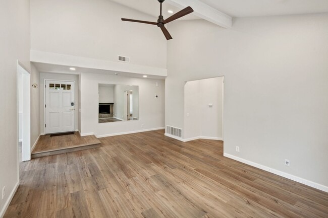 Building Photo - 4111 Reyes St