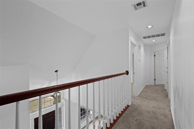 Building Photo - 205 Berkshire Dr