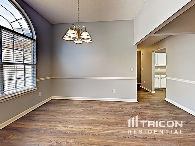 Building Photo - 3480 Cameo Ct