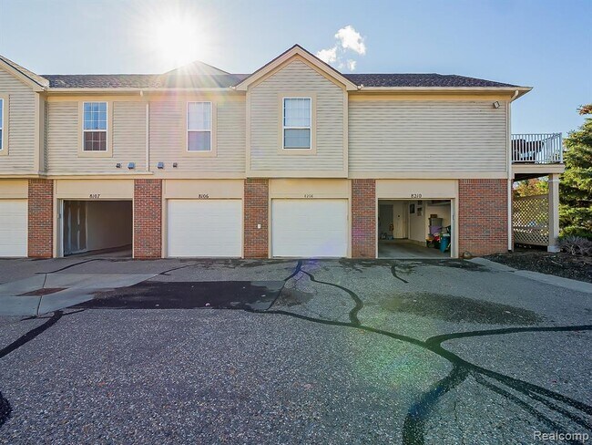 Building Photo - 8208 Chesapeake Cir