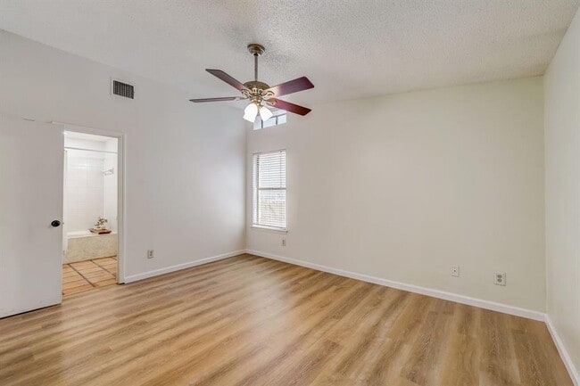 Building Photo - 13006 Moorcroft Ln