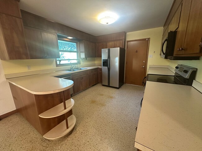 Building Photo - Single Family Home
