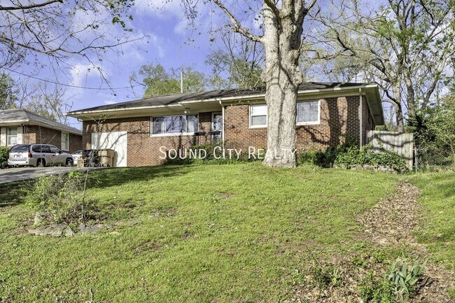 Building Photo - 6232 Henry Ford Dr
