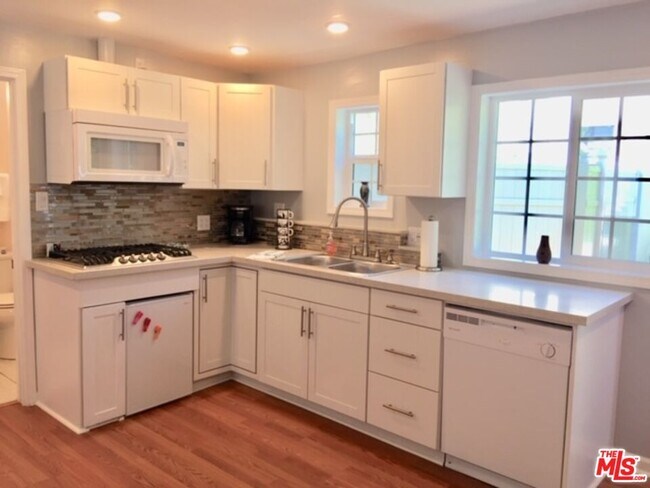 Building Photo - 1348 S Curson Ave