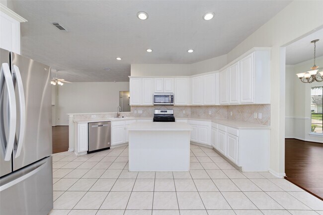 Building Photo - 10603 White Bridge Ln