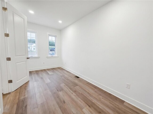 Building Photo - 317 Palisade Wy