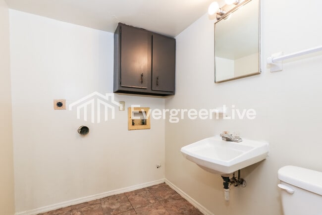 Building Photo - 7608 Mt Whitney