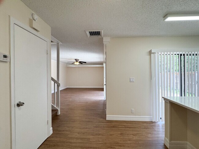 Building Photo - Newly Remodeled 2 bedroom 2.5 bath near Millenia Mall