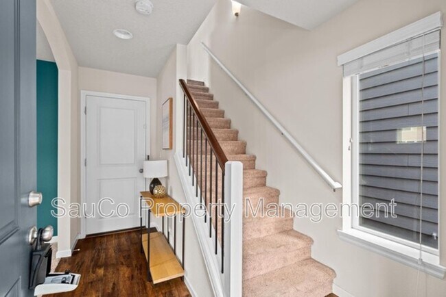 Building Photo - 7595 NW 170th Ave