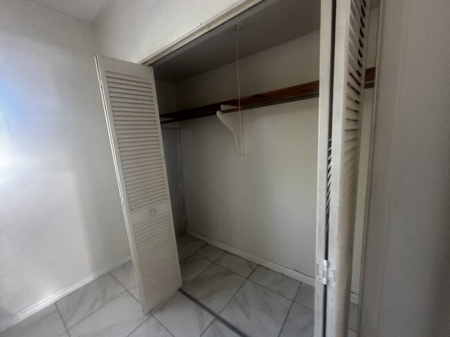 Building Photo - 1315 E Silver Springs Blvd