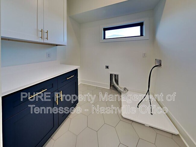 Building Photo - 1256 Thomas St