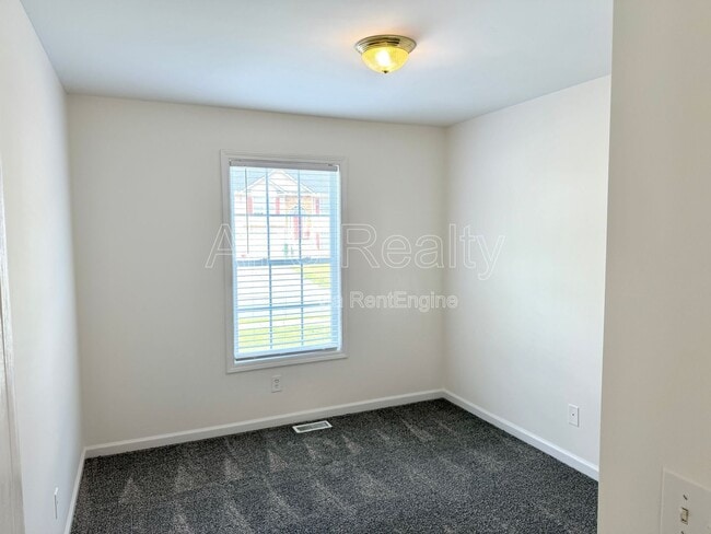 Building Photo - 49 Anna Way