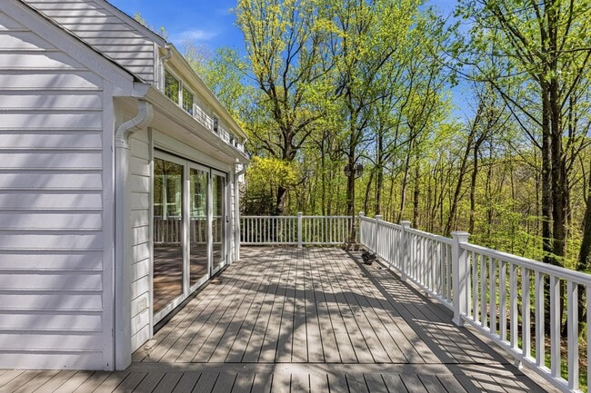 Building Photo - 1646 Stowe Rd